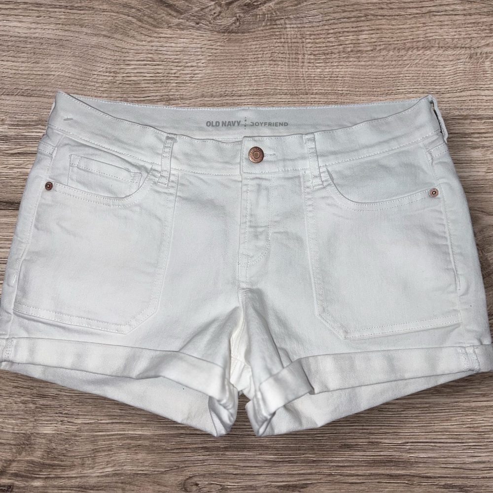 Old Navy Women’s White Boyfriend Denim Jean Cuffed Shorts Size 6